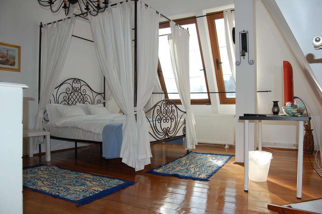 Boutique By 3* בוקרשט
