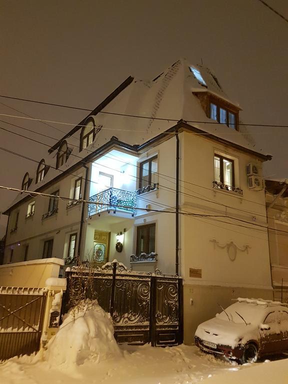 Boutique By 3* Bucureşti